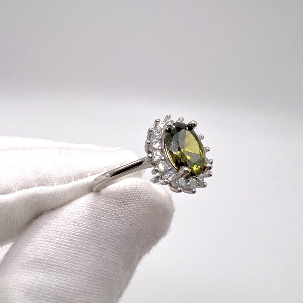 .925 Sterling Silver Peridot Cz & Clear Cz Ring - Picture 3 of 17